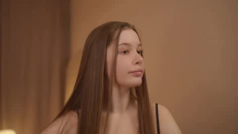 Sophie  Next stream  3 online show from February 13, 2025, 5:01 pm