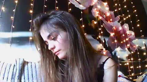 Snapshot of sophiesuvi chatting on January 5, 2025, 11:15 am Sophie and my bestie Mandy    online show from January 5, 2025, 11:15 am