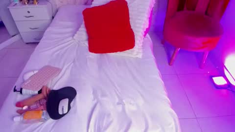 Snapshot of sophiiewilson chatting on February 19, 2026, 3:46 am Sophie Wilson online show from February 19, 2026, 3:46 am