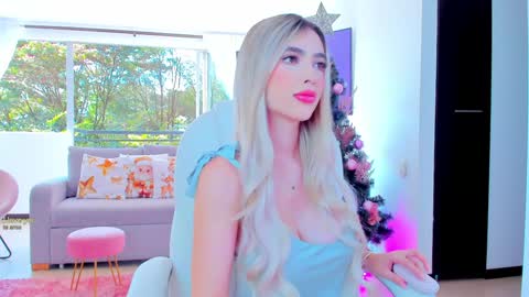 YULITZA online show from December 28, 2024, 1:38 pm