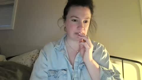 Snapshot of sotamom chatting on May 18, 2026, 1:35 am NaughtyMommy online show from May 18, 2026, 1:35 am