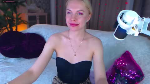 Lisa online show from November 27, 2025, 7:10 am