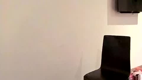 Candy   online show from October 9, 2025, 6:39 pm