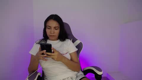 Ana  online show from February 4, 2025, 8:28 pm