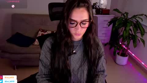 Luisa    online show from February 12, 2025, 10:59 pm