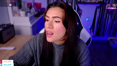 Luisa    online show from April 15, 2026, 9:37 pm