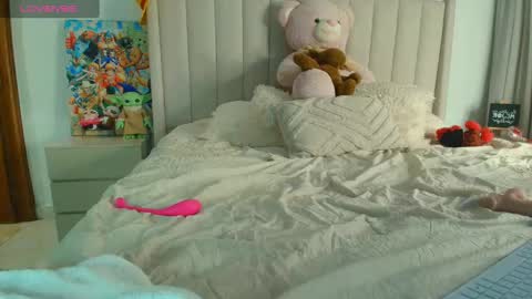 Adeline independent model online show from February 28, 2025, 7:05 am