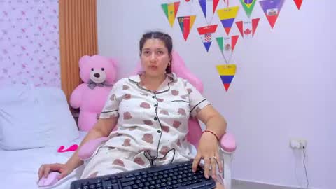 Snapshot of soyqeen chatting on July 13, 2026, 3:59 pm SoyQueen online show from July 13, 2026, 3:59 pm