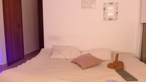 Snapshot of soysilvanna_ chatting on March 16, 2026, 1:55 am online show from March 16, 2026, 1:55 am