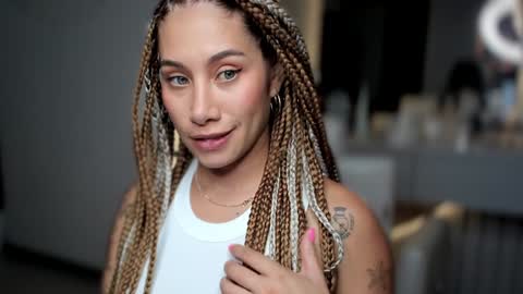 brisa  s online show from January 17, 2025, 2:50 am