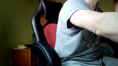 Manu  online show from February 16, 2025, 4:42 pm