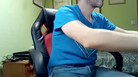 Manu  online show from November 14, 2025, 4:17 pm