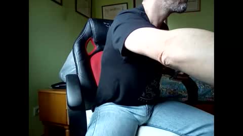 Manu  online show from April 20, 2026, 3:59 pm