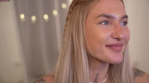 Snapshot of sparks__daisy chatting on December 14, 2024, 3:15 pm DAISY online show from December 14, 2024, 3:15 pm