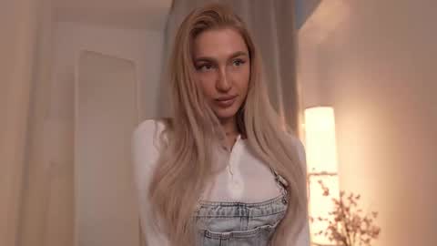 Snapshot of sparks__daisy chatting on February 18, 2025, 2:16 pm DAISY online show from February 18, 2025, 2:16 pm