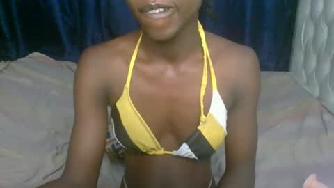 Snapshot of spicy_reee chatting on October 30, 2025, 12:12 am spicy_reee online show from October 30, 2025, 12:12 am