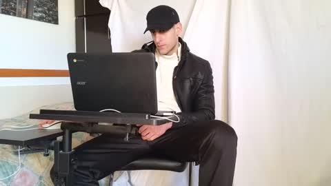 Marco. When Im offline you can view premium content in bio online show from February 6, 2025, 3:31 pm