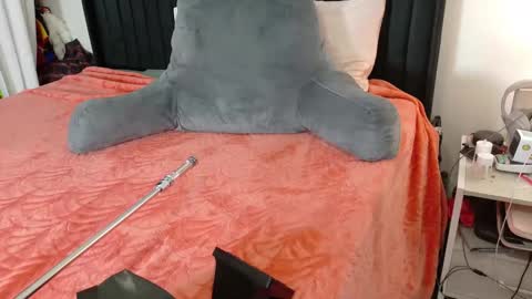 SpikedBella Same on all socials and OF online show from November 6, 2025, 10:54 pm