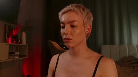 Elizabeth online show from April 19, 2026, 5:34 pm