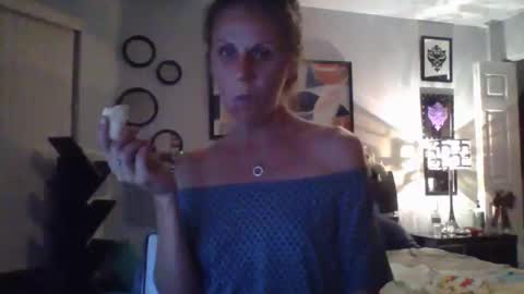 Snapshot of spinwithus chatting on December 18, 2025, 4:18 am Rose online show from December 18, 2025, 4:18 am