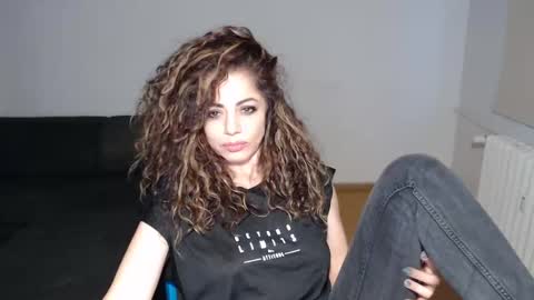 Doll online show from January 27, 2025, 3:18 pm