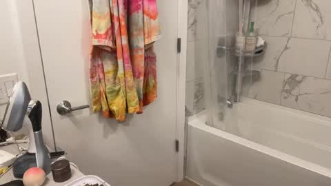 ALEX online show from January 8, 2025, 10:48 pm