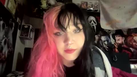 Pixie online show from September 10, 2025, 4:29 pm