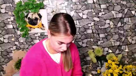 Karina online show from October 16, 2025, 7:09 am