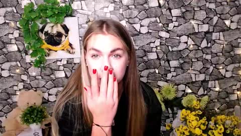 Karina online show from October 23, 2025, 8:57 am