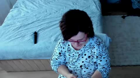 Kim online show from April 4, 2026, 3:53 pm