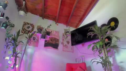 srsexy98 online show from June 14, 2026, 3:25 pm