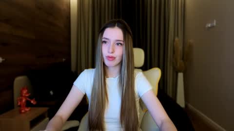 Chloe online show from July 12, 2026, 7:05 pm