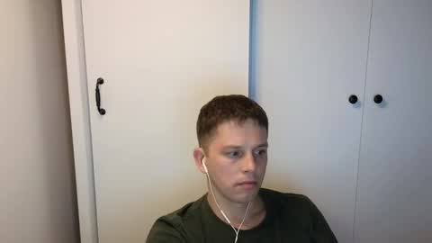 st1vemaster01 online show from October 6, 2025, 4:04 pm