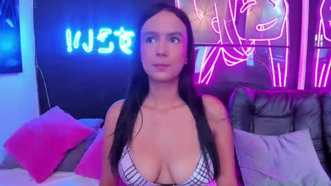 staarlightt online show from June 1, 2026, 9:49 pm