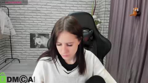 stacey__lace online show from October 22, 2025, 9:20 am