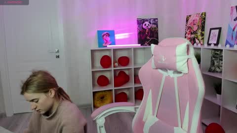 Stacey GMT5 Mo Tu We Th Fr Sa 3am -10am online show from March 12, 2025, 1:03 am