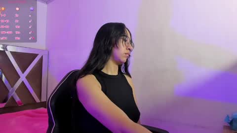 stacey_tay online show from May 20, 2026, 11:49 am
