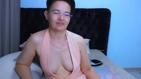 staceydarling online show from June 2, 2026, 7:49 pm