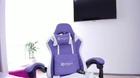 Snapshot of stacy_malibu1 chatting on April 16, 2026, 3:46 pm TWstacymalibu110 online show from April 16, 2026, 3:46 pm