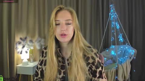 Stacy Mon Tue Wed Thu Fri Sun GMT GMT 3 1000am - 0400pm  online show from October 12, 2025, 9:19 am