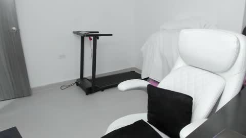 Zulma Yisset online show from October 28, 2025, 2:04 am