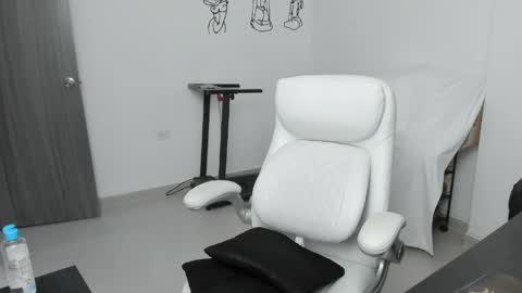 Zulma Yisset online show from April 15, 2026, 2:29 am