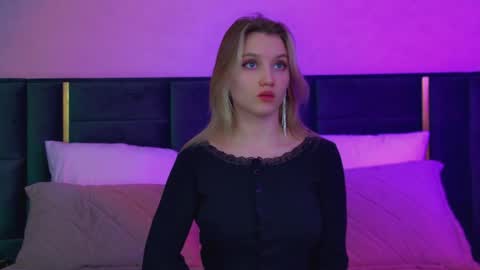 StacyEvances online show from February 15, 2026, 6:26 pm