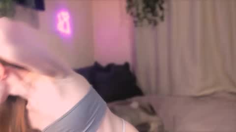 stacyloveforu online show from April 16, 2026, 4:02 am