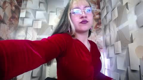 Snapshot of star__pink chatting on April 7, 2026, 12:38 pm S T A R online show from April 7, 2026, 12:38 pm