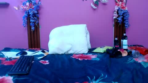 alejandra online show from June 11, 2026, 8:07 pm