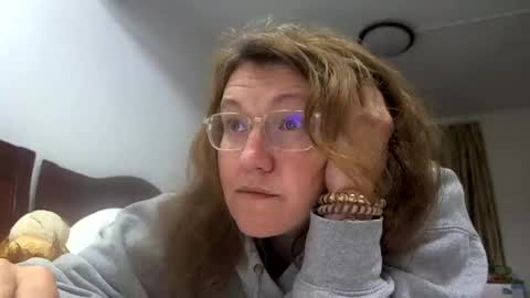 starlagurl online show from March 10, 2025, 1:21 pm