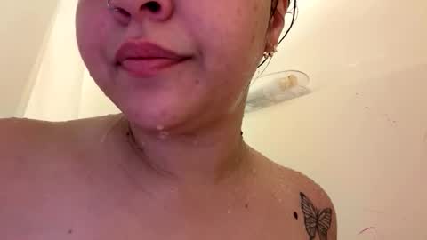 starrie_marrie online show from April 8, 2026, 7:03 pm