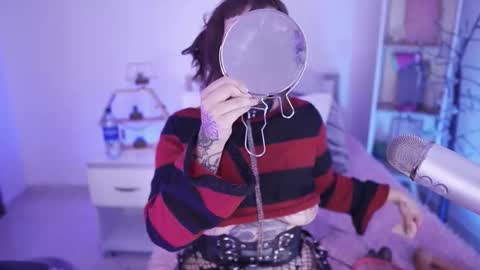 Yoko online show from December 5, 2025, 8:01 am