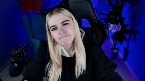 stef_nicks online show from September 28, 2025, 9:58 am